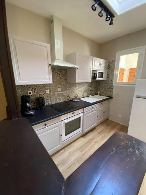 Appartement Charmant Hypercentre Avec Patio Prive Et Parking Orlean Zewnętrze zdjęcie