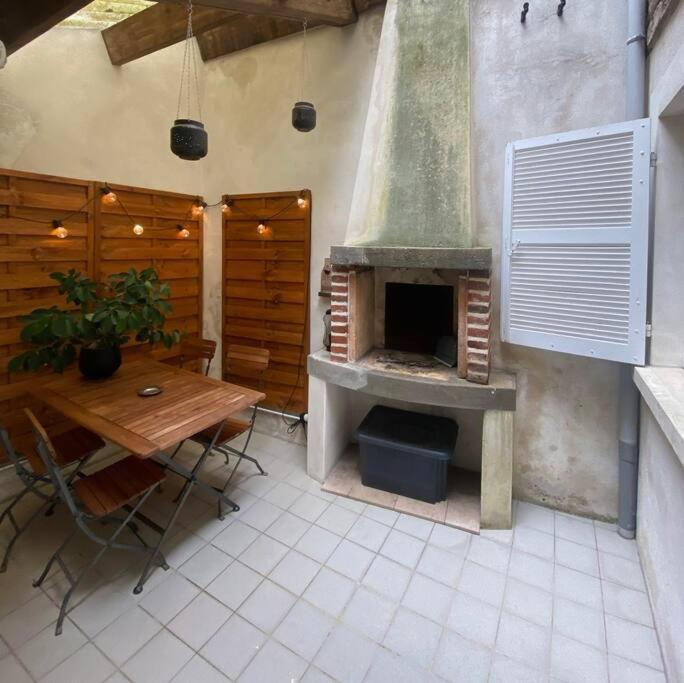 Appartement Charmant Hypercentre Avec Patio Prive Et Parking Orlean Zewnętrze zdjęcie